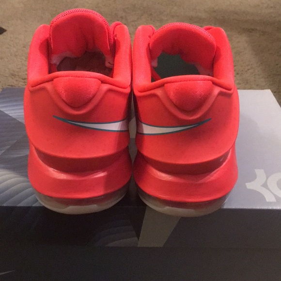 Nike KD7 Christmas “Egg Nog” - Picture 3 of 3